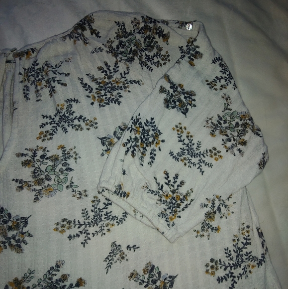 GUC Plus Size Lucky Brand Antique Floral Print Button Sleeve Top – Size 1X - Picture 15 of 16